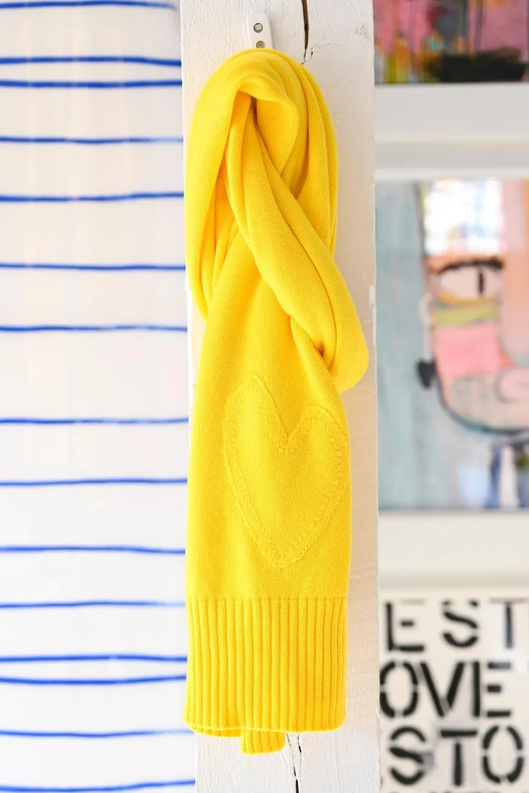 KR Yellow Scarf Sunshine, Sunshine